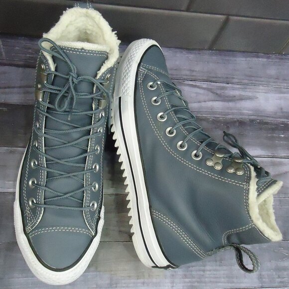 SIZE 7. Converse All Star men's leather high top sneakers shoes.